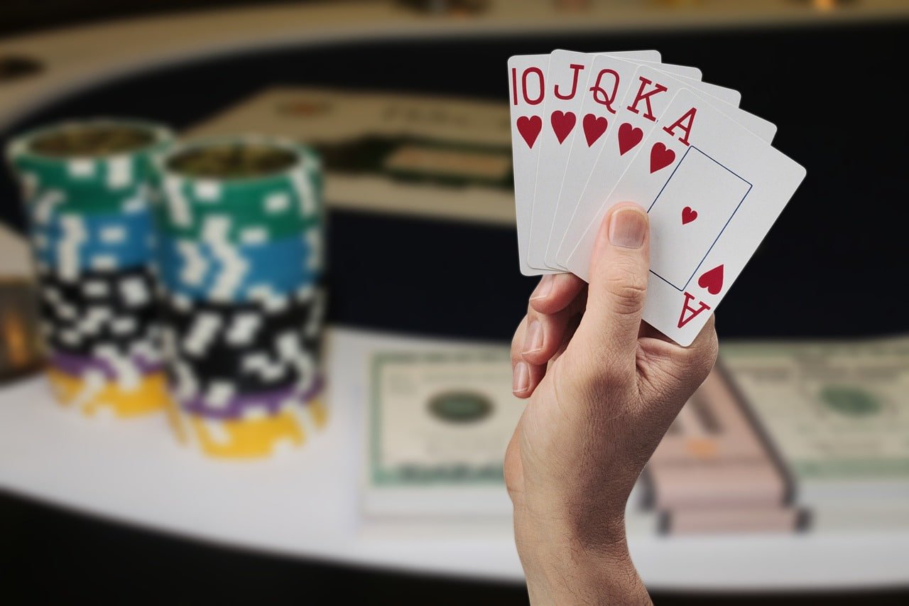 Roulette betting interface showing chip selection, bet placement, and table limits